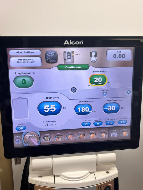 ALCON CENTURION 2014 with 2023 Handpiece